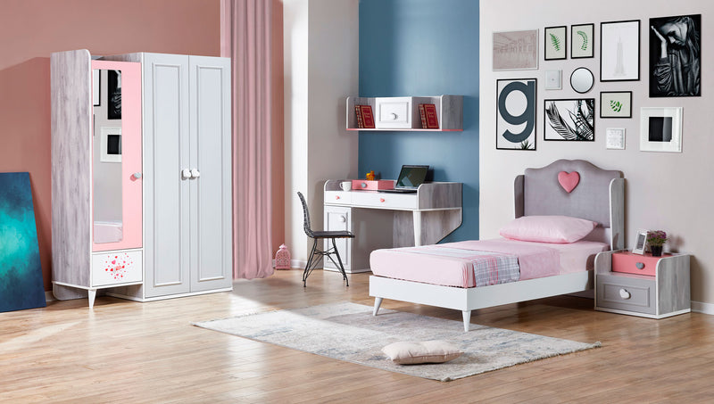 cameretta per bambina con armadio letto singolo scrivania mensola e comodino in legno grigio e rosa con cuore