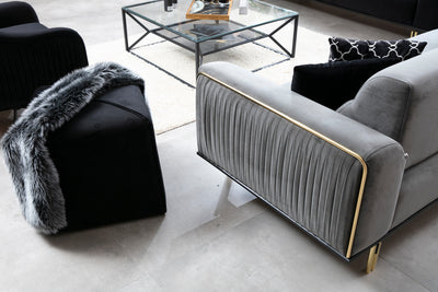 Divano letto elegante 3 posti in tessuto grigio piedi e inserti dorati cm 234x97x78h