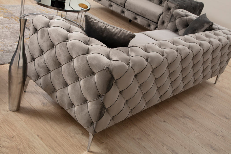 Divano a 3 posti imbottito con effetto capitonnè cm 237x90x73h - vari colori
