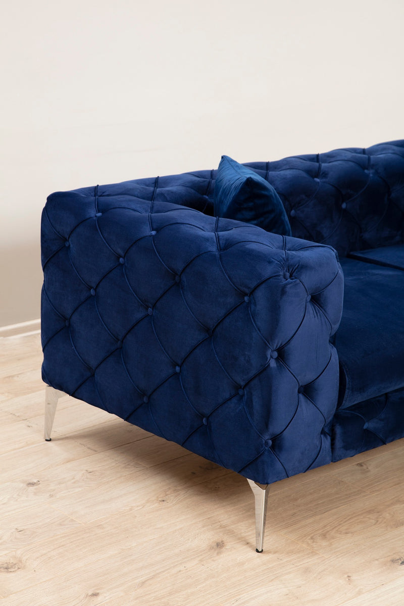 Divano a 3 posti imbottito con effetto capitonnè cm 237x90x73h - vari colori