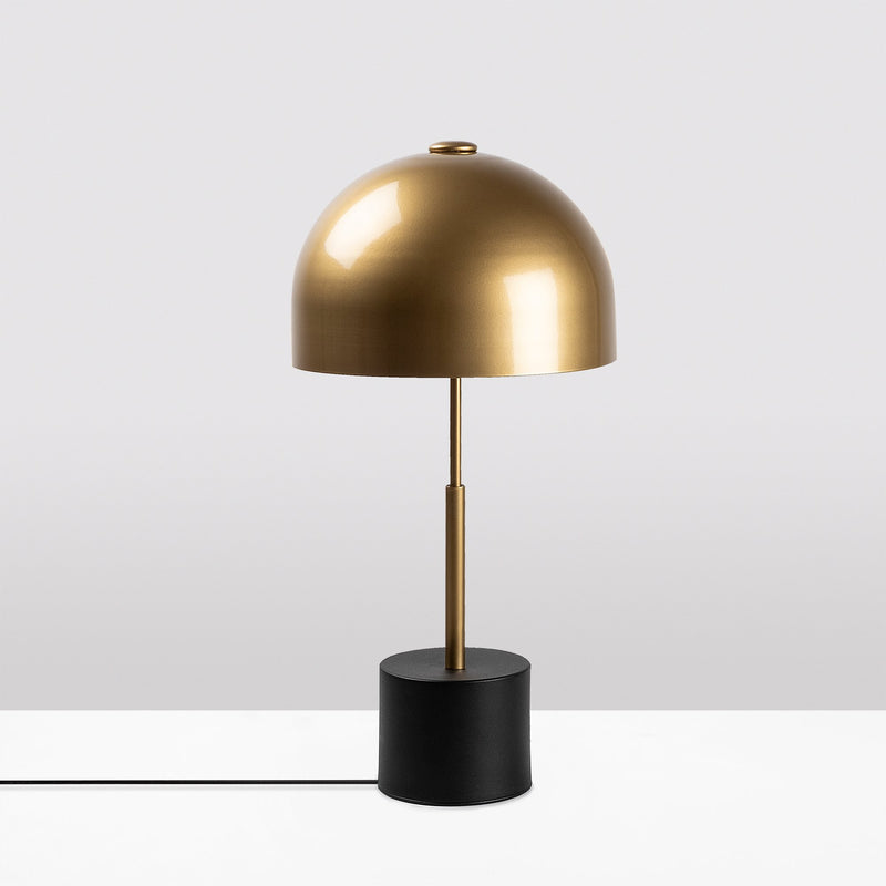 Lampada moderna da tavolo asta e cappello in metallo dorato cm 26x53h