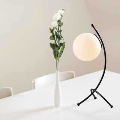 Lampada da tavolo minimal in metallo nero paralume a sfera in vetro cm 23x18x43h