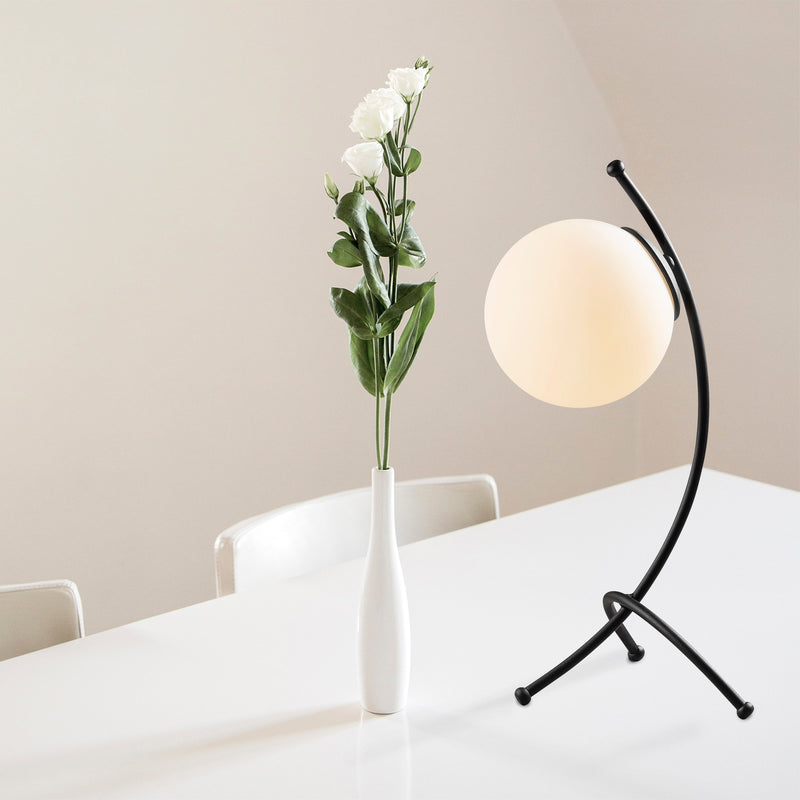 Lampada da tavolo minimal in metallo nero paralume a sfera in vetro cm 23x18x43h