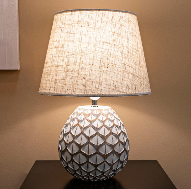 Lampada da tavolo o comodino in resina colore crema stile etnico cm 35x52h