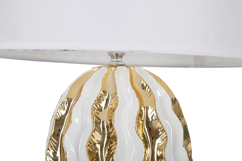 Lampada da camera in ceramica bianco e oro paralume in tessuto bianco cm 33x48h