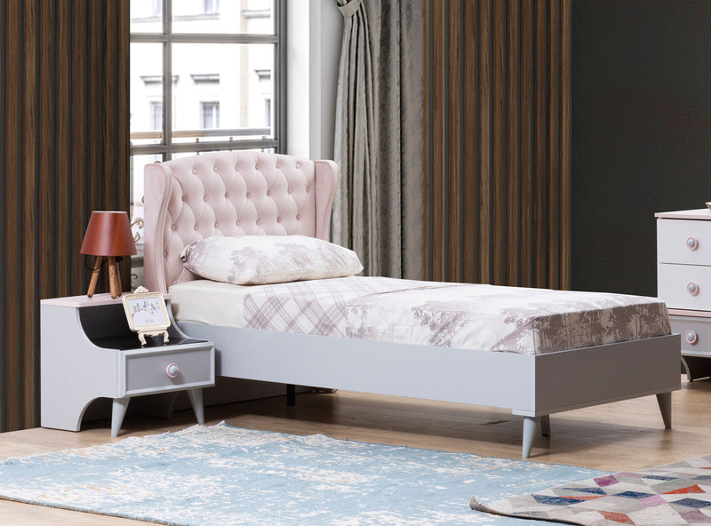 letto singolo per cameretta in legno con testiera in tessuto colore rosa e giroletto in legno  grigio chiaro
