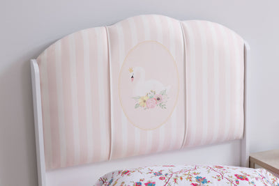 Letto per cameretta bambina in legno e testiera in tessuto decorata cm 97x198x120h