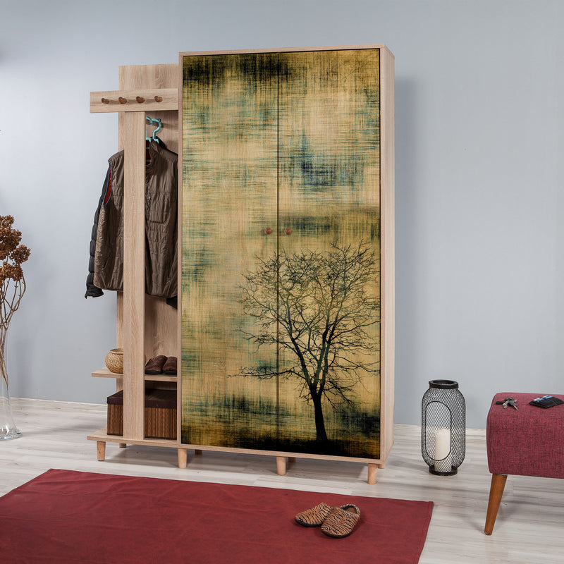mobile zona ingresso con armadio 2 ante e appendiabiti in legno colore quercia con decorazione di un albero