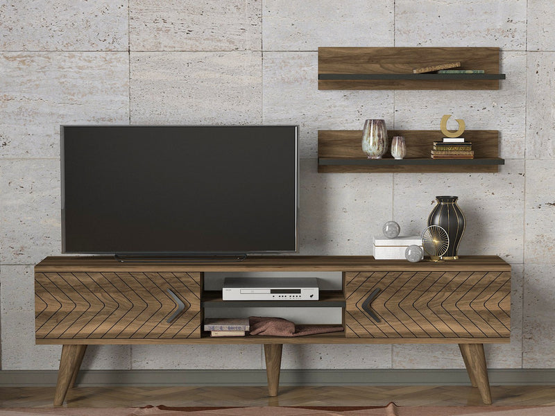 composizione parete attrezzata per soggiorno con mobile tv e 2 mensole in legno noce con decorazioni geometriche 