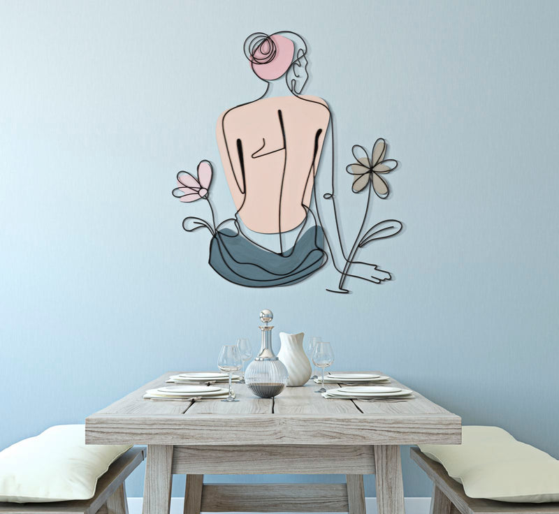 Pannello in metallo decorativo da parete con donna di schiena e fiori cm 80x1x90h