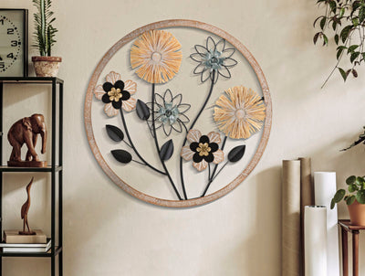 Pannello decorativo rotondo con fiori in metallo legno e rafia cm 50x3