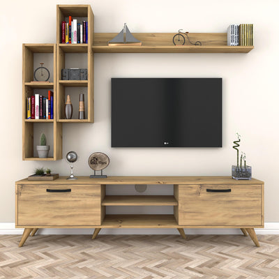 Parete soggiorno con mobile tv pensili con vani e mensola in legno naturale