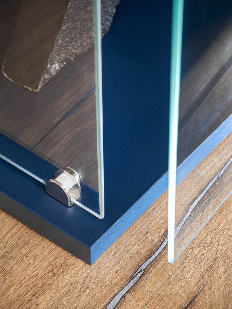 Karina - Parete attrezzata moderna con mobile tv sospeso e vetrina blu cm 210x40x162h