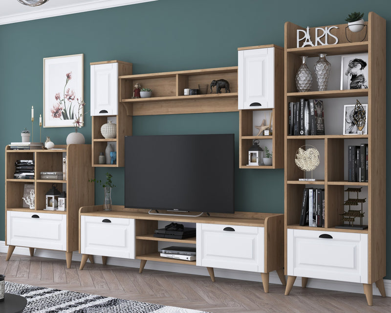 Parete attrezzata con mobile porta TV libreria mensola e mobiletto noce e bianco
