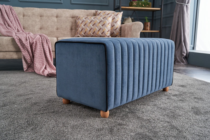 Pouf rettangolare imbottito rivestito in tessuto blu con bordino nero cm 80x40x40h