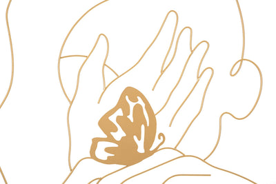 Quadro moderno con donna e farfalla in metallo colore oro cm 60x1x80h
