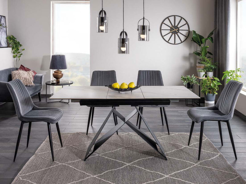 Sedia da soggiorno seduta in velluto gambe in metallo nero cm 47x42x88h - vari colori