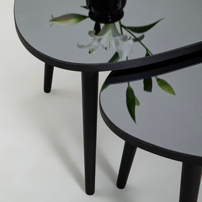 Set 2 Tavolini da salotto basso colore nero e piano con vetro colore fumè