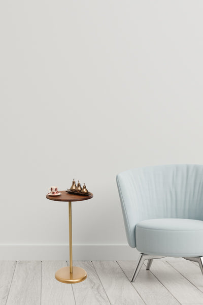 tavolino moderno da caffè piano tndo in legno di faggio colore noce base in metallo dorato
