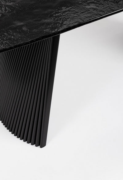 Tavolo moderno colore nero con piano in vetro e gamba design in metallo cm 180/220x90x76h