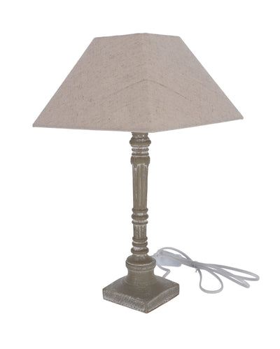 Lampada da tavolo shabby in legno con piedistallo