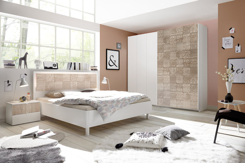 Dorinico - Letto matrimoniale design in legno con testiera decorata cm 171x205x105h