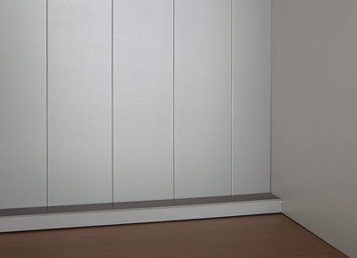 Goren - Credenza con vetrina per cucina in legno massello grigio e naturale cm 90x45x191h