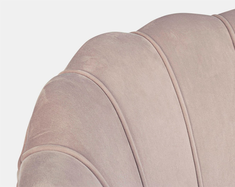 divano biposto design conchiglia in velluto colore grigio