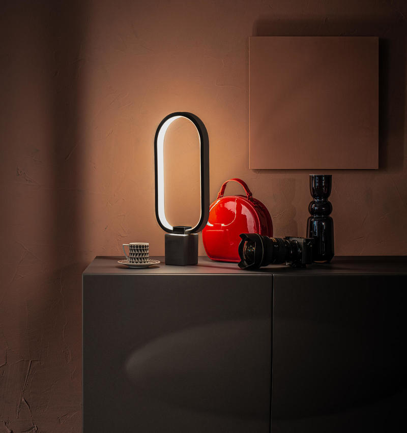 Lampada design da salotto camera in metallo cm 18x7x44h - vari colori