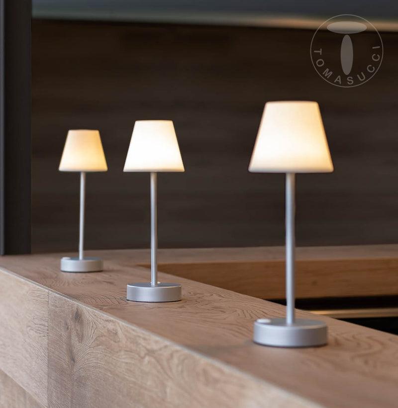 Lampada da tavolo per interno ed esterno senza fili ricaricabile cm Ø 11x32h - vari colori