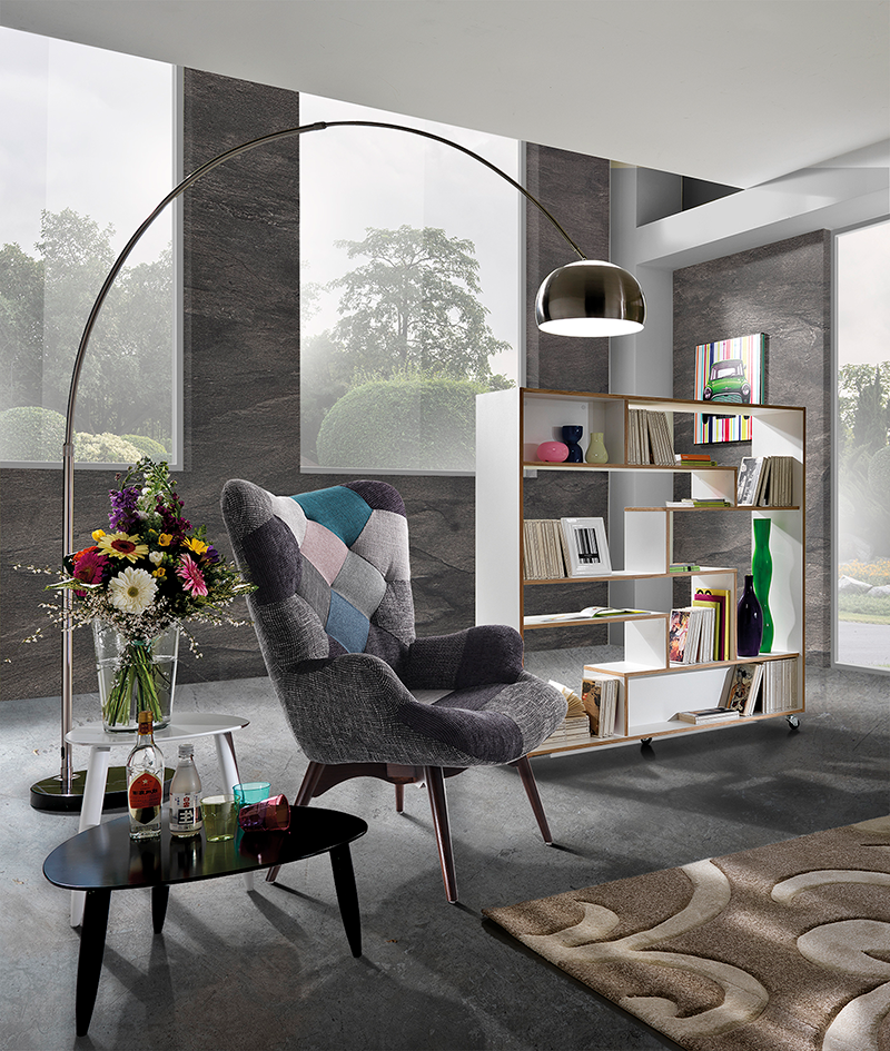 Lampada ad arco moderna in metallo satinato e base in marmo colore nero