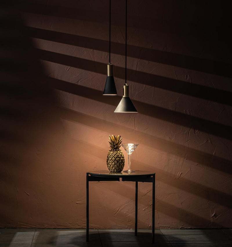 Lampadario moderno da cucina in metallo colore nero e ottone cm Ø 10x150h