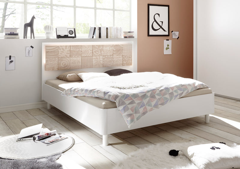 Dorinico - Letto matrimoniale design in legno con testiera decorata cm 171x205x105h