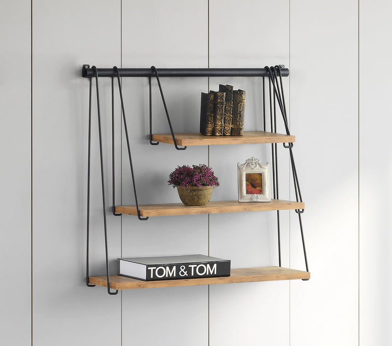 Mensola sospesa da parete in stile industrial  a 3 ripiani di diversa dimensione in legno color pino atlantico opaco, struttura in metallo nero opaco, design a dondolo. Dimensioni totali cm 60x20x64h