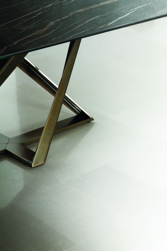 tavolo base ottone anticato piano supermarmo noir desire lucido