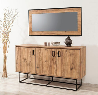 Mobile credenza per soggiorno stile moderno un po' industrial con 3 ante e 5 vani interni. In legno color pino atlantico e gambe e maniglie in metallo