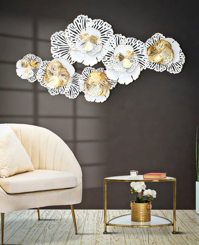 Pannello decorativo con fiori traforati in metallo 3D oro e bianco cm 148x11x78h