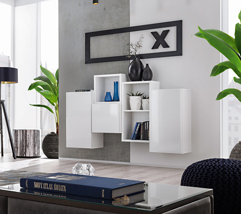 parete attrezzata moderna con pensili e scaffali colore bianco