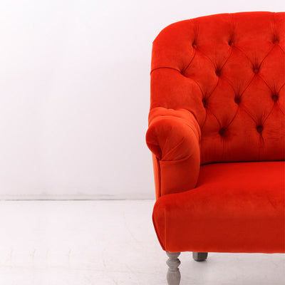 Poltrona da camera in velluto con gambe in legno massello cm 70x70x82h - vari colori