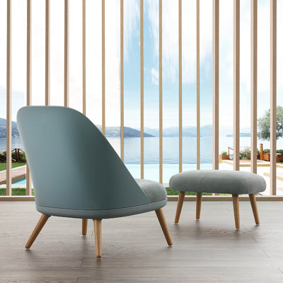 Poltrona design imbottita struttura in polipropilene e legno cm 70x66x75h - vari colori