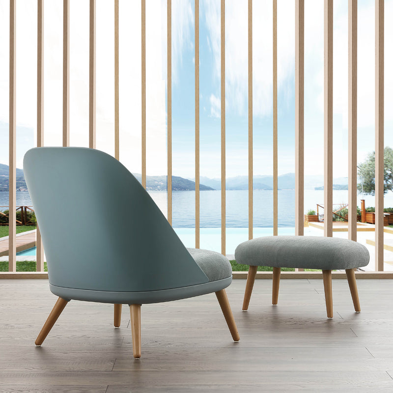 Poltrona design imbottita struttura in polipropilene e legno cm 70x66x75h - vari colori