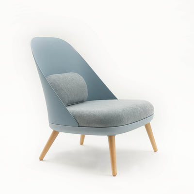 Poltrona design imbottita struttura in polipropilene e legno cm 70x66x75h - vari colori