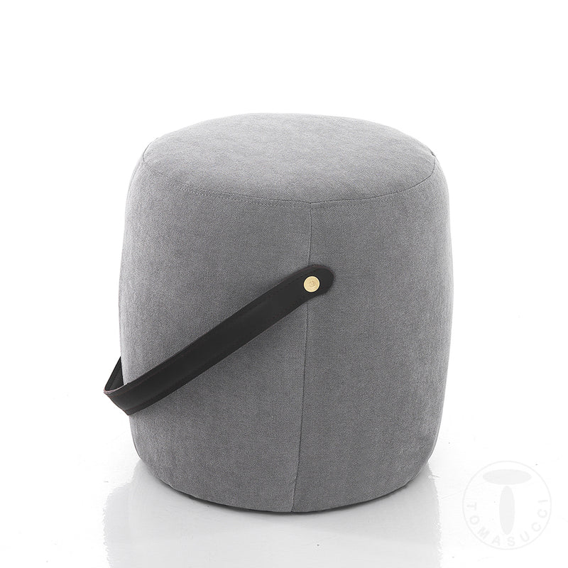 Pouf da soggiorno con rivestimento in tessuto e maniglia in ecopelle cm ø 40x40h - vari colori