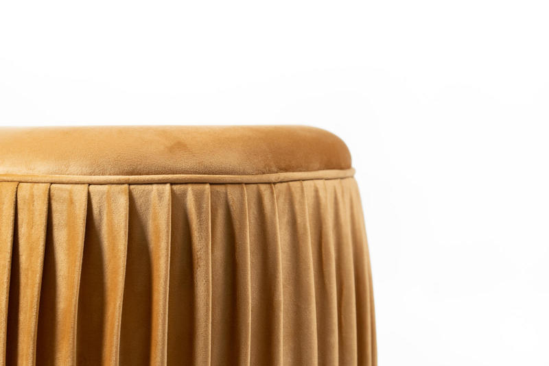 pouf moderno tondo in velluto colore pesca