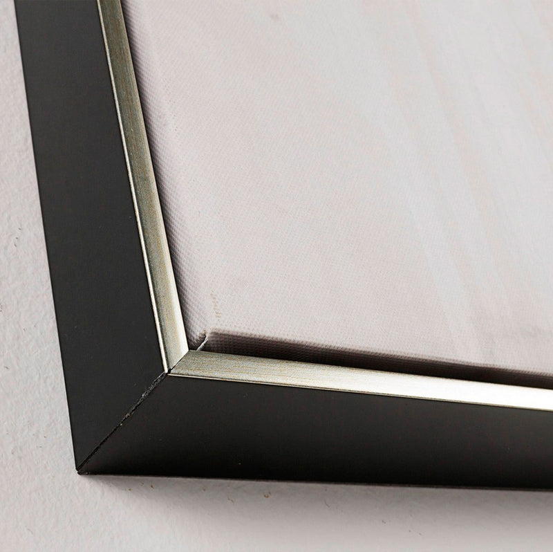 Quadro design moderno con dipinto su tela donna e farfalle cm 82x4x82h