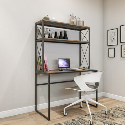 Scrivania in stile industriale con 3 ripiani in legno color noce opaco, struttura in metallo nero opaco. Dimensioni cm 105x50x155h