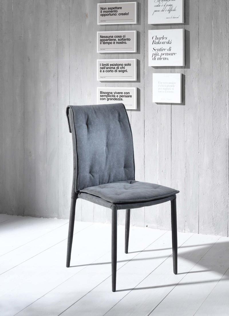 sedia moderna rivestita in tessuto colore grigio scuro