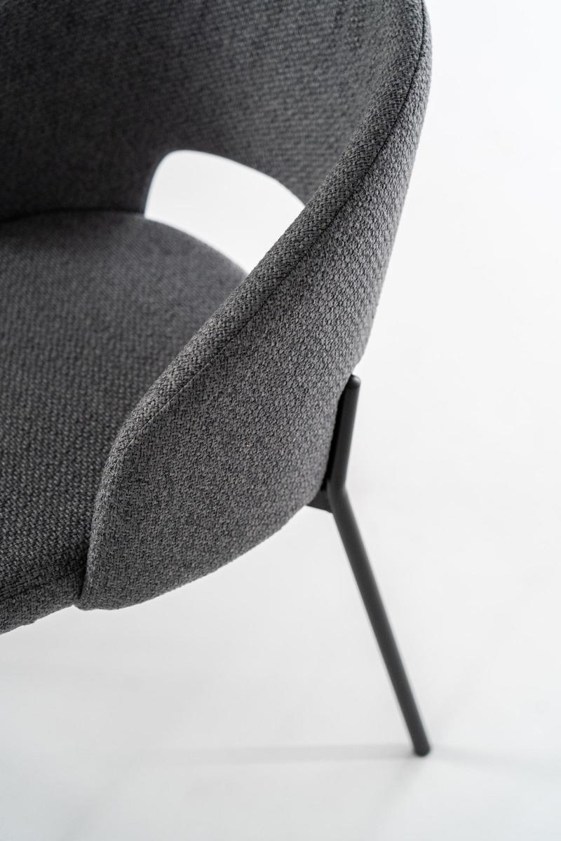 sedia moderna imbottita rivestita in tessuto grigio