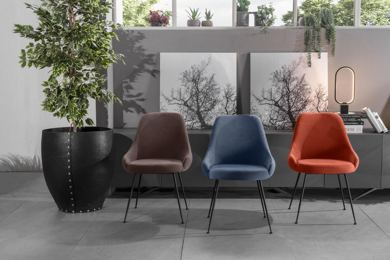 sedia moderna per soggiorno in velluto colore visone