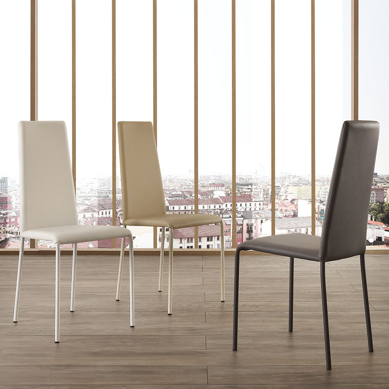 Set da 2 sedia moderna per soggiorno in ecopelle schienale alto colore sabbia